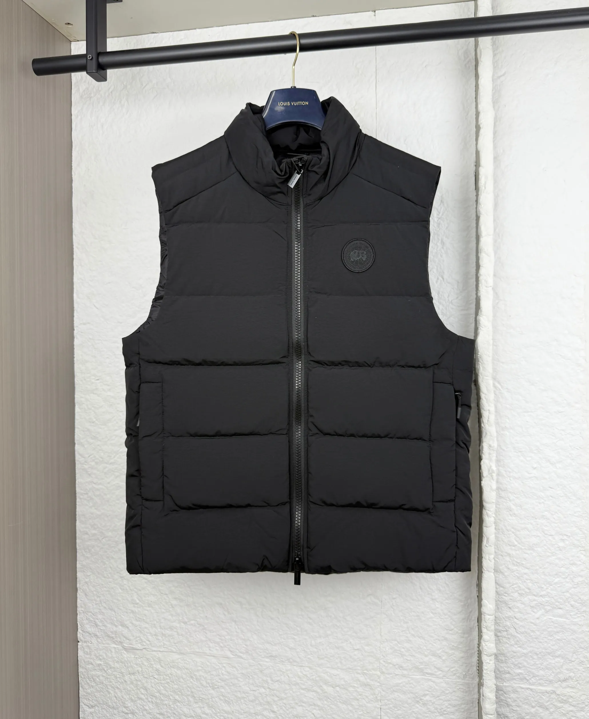 P710 Canada Goose Canada Goose Crofton Series Black Label Lightweight Down Vest S/M/L/XL